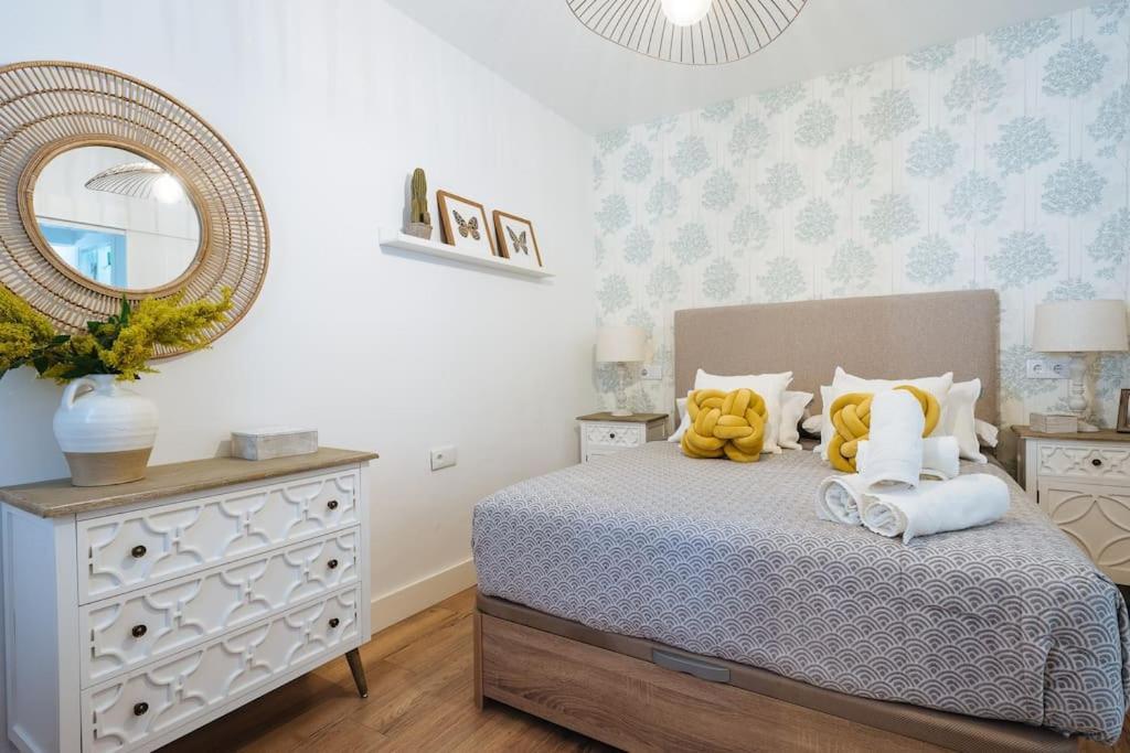 New In Traditional Building Of The Xvi Century Sevilha