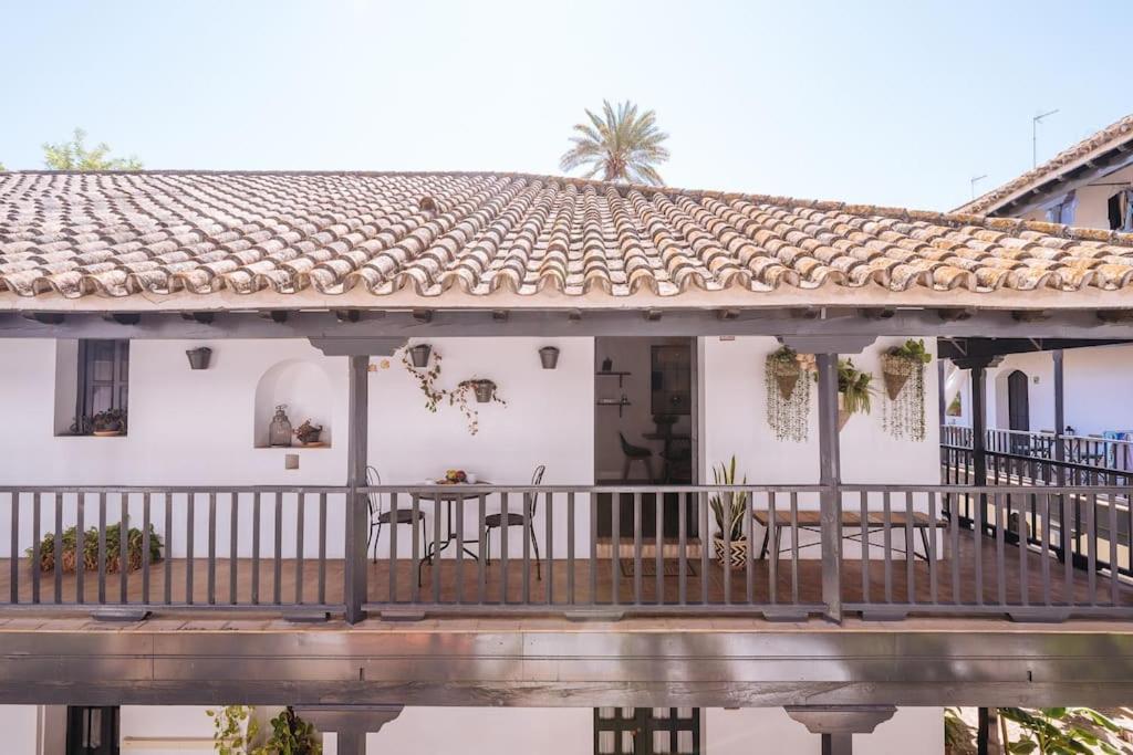New In Traditional Building Of The Xvi Century Sevilha